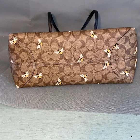 Coach City Tote Signature Logo Canvas Large Tote with Bee Print Like New - Picture 14 of 14